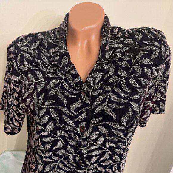 Ronni Nicole. Size 6 Textured Acetate Tunic. Short Dress. Button Up. B123 - Picture 2 of 4